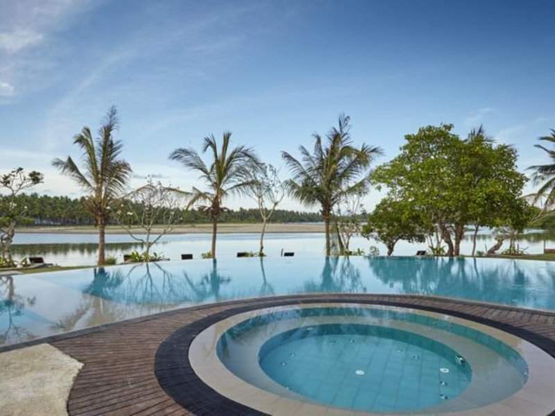 Amaranthe Bay Resort & Spa 7 - Outdoor Pool