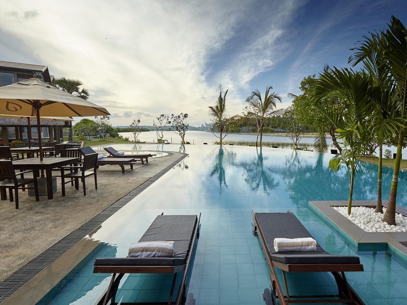 Amaranthe Bay Resort & Spa 15 - Outdoor Pool