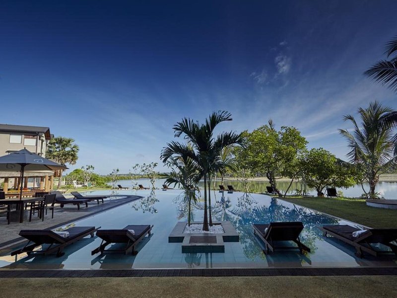 Amaranthe Bay Resort & Spa 17 - Outdoor Pool