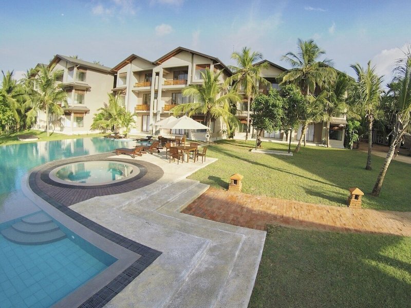 Amaranthe Bay Resort & Spa 19 - Outdoor Pool