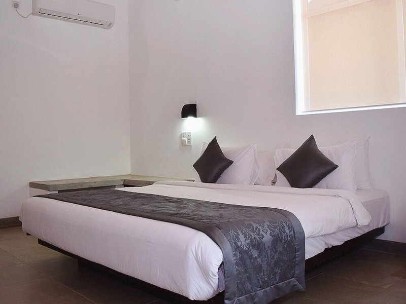 Amaranthe Bay Resort & Spa 34 - Room Example