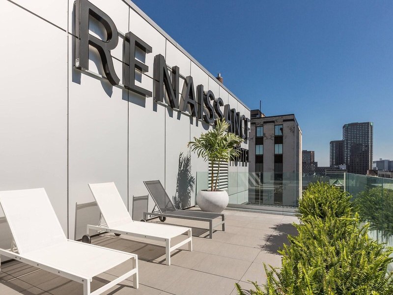 Renaissance Montreal Downtown Hotel 1