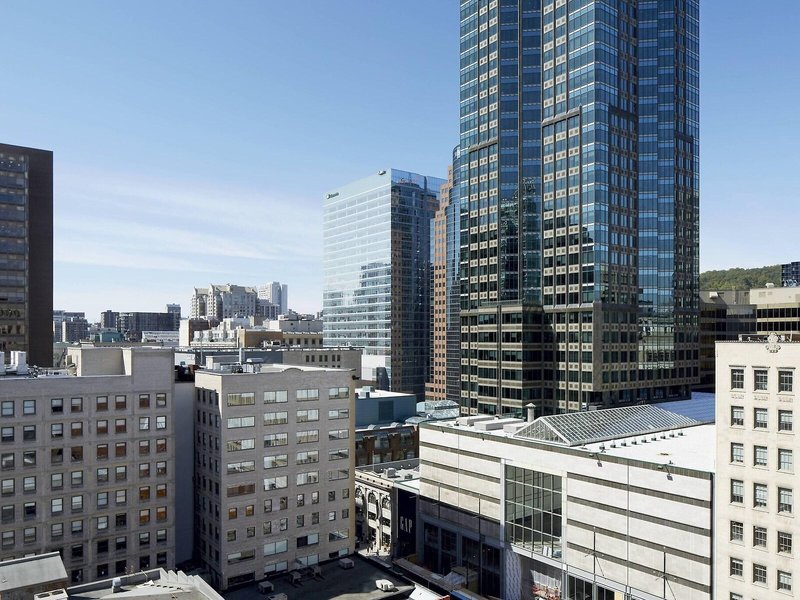 Renaissance Montreal Downtown Hotel 2