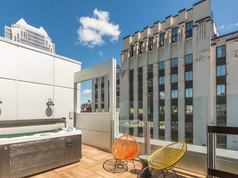 Renaissance Montreal Downtown Hotel 4