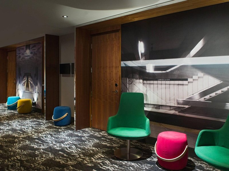 Renaissance Montreal Downtown Hotel 5