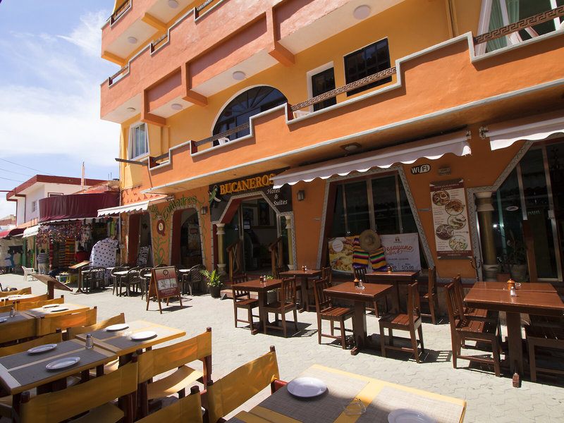 Hotel & Restaurante Bucaneros 2