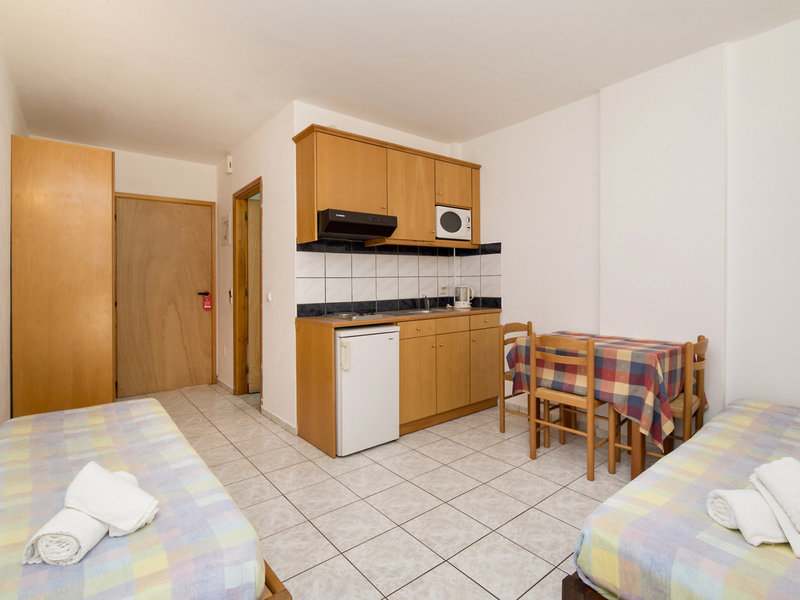 Horizon Beach & Stelios 39