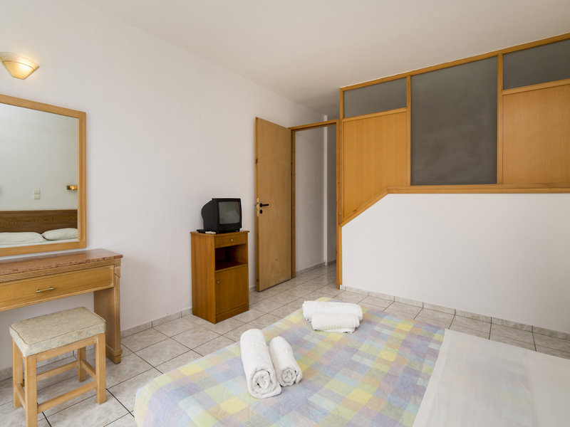 Horizon Beach & Stelios 41