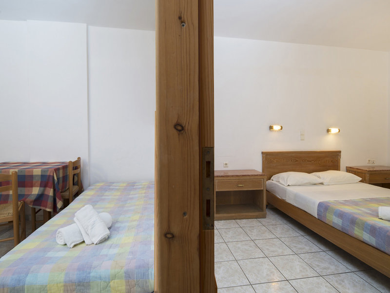 Horizon Beach & Stelios 42