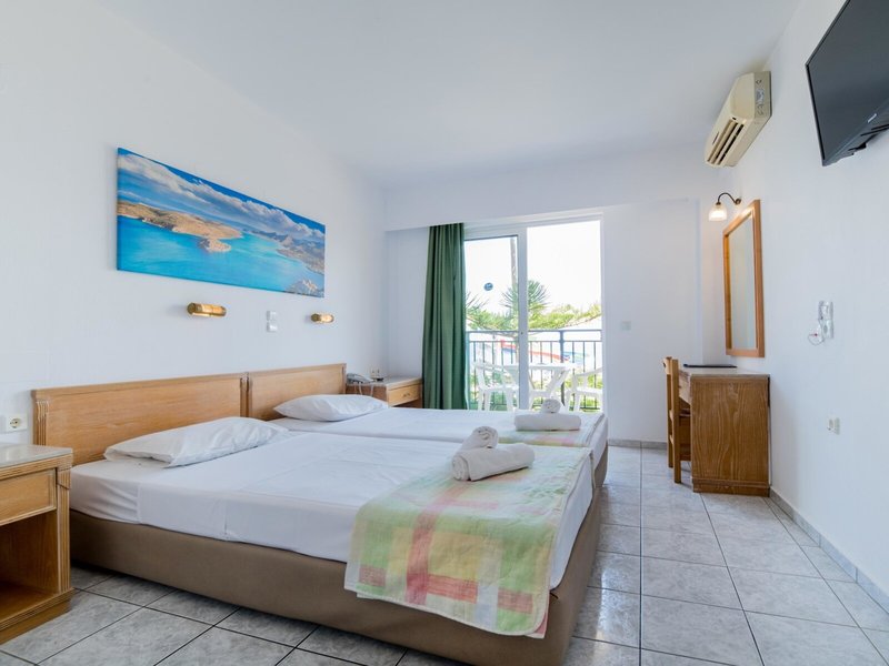 Horizon Beach & Stelios 45
