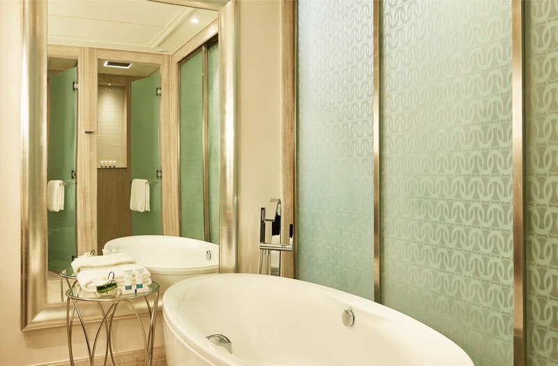 Hilton Dubai Al Habtoor City  24