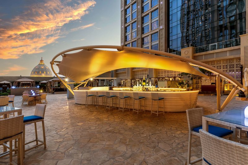 Hilton Dubai Al Habtoor City 8
