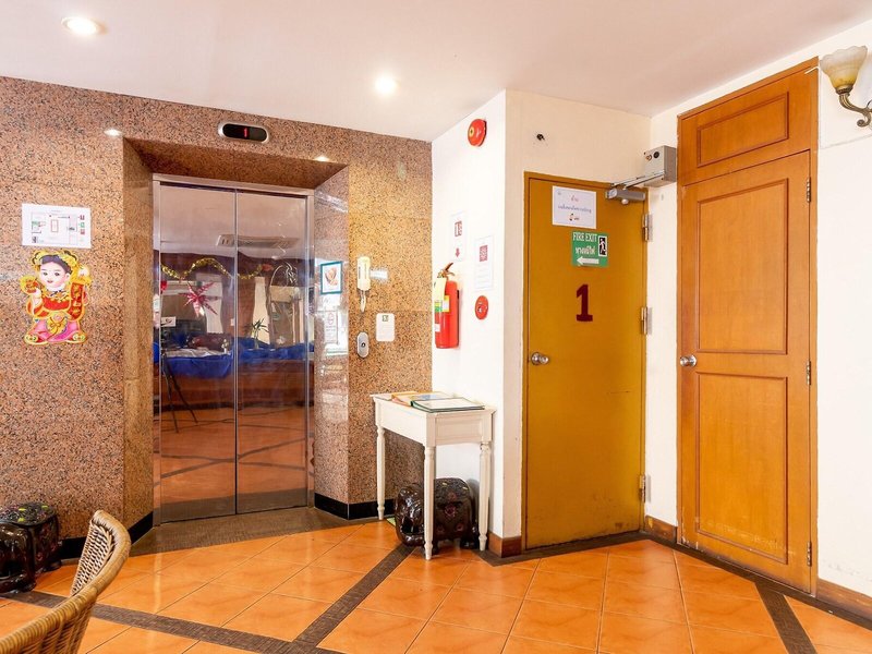 Thipurai Beach Hotel 11