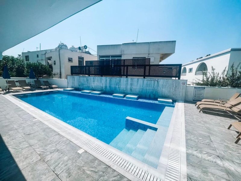 Sunny Blue Hotel 2