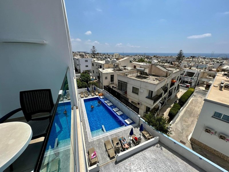 Sunny Blue Hotel 3