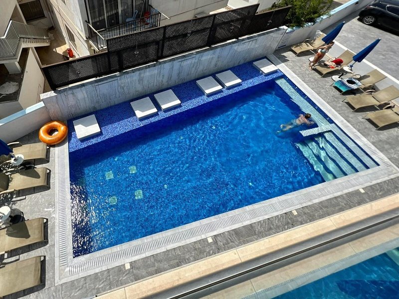 Sunny Blue Hotel 8