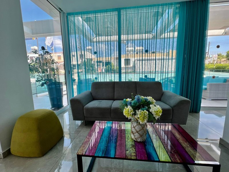 Sunny Blue Hotel 18