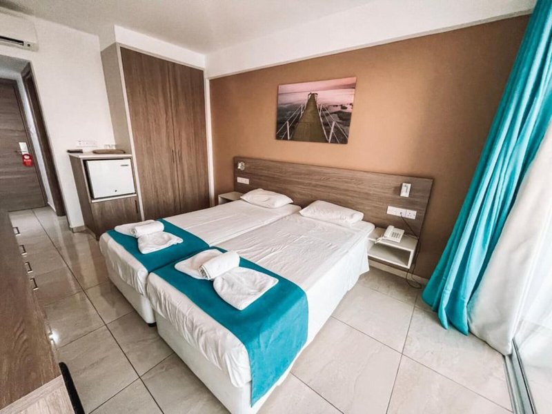 Sunny Blue Hotel 31