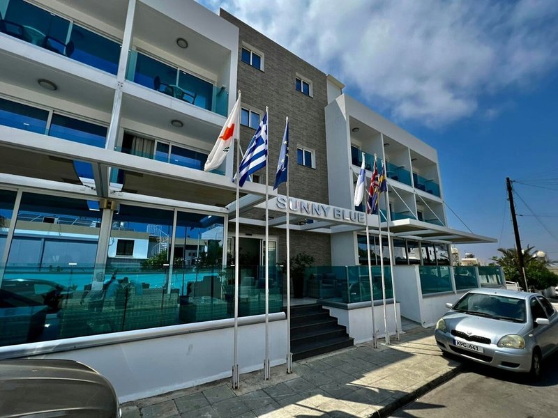 Sunny Blue Hotel 2