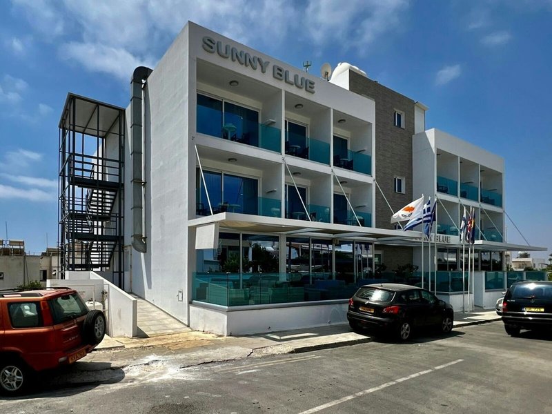 Sunny Blue Hotel 3