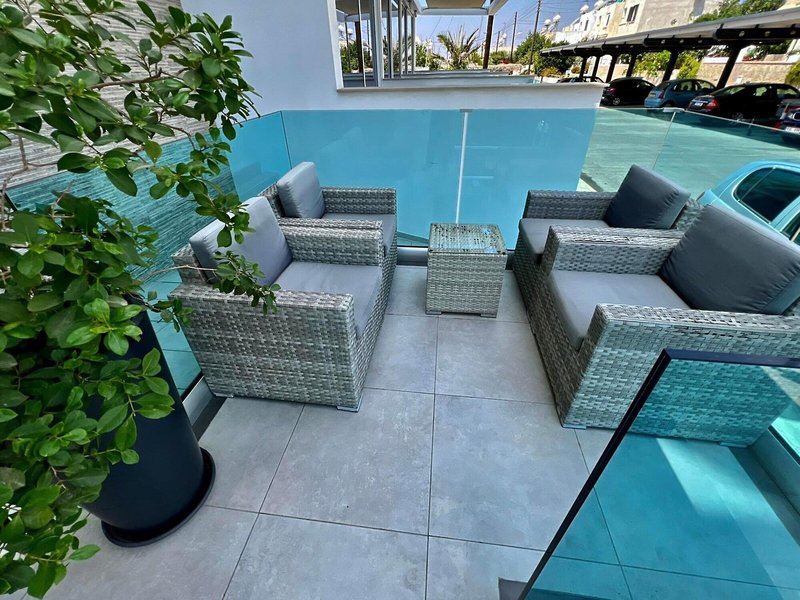 Sunny Blue Hotel 4