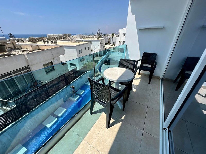 Sunny Blue Hotel 11