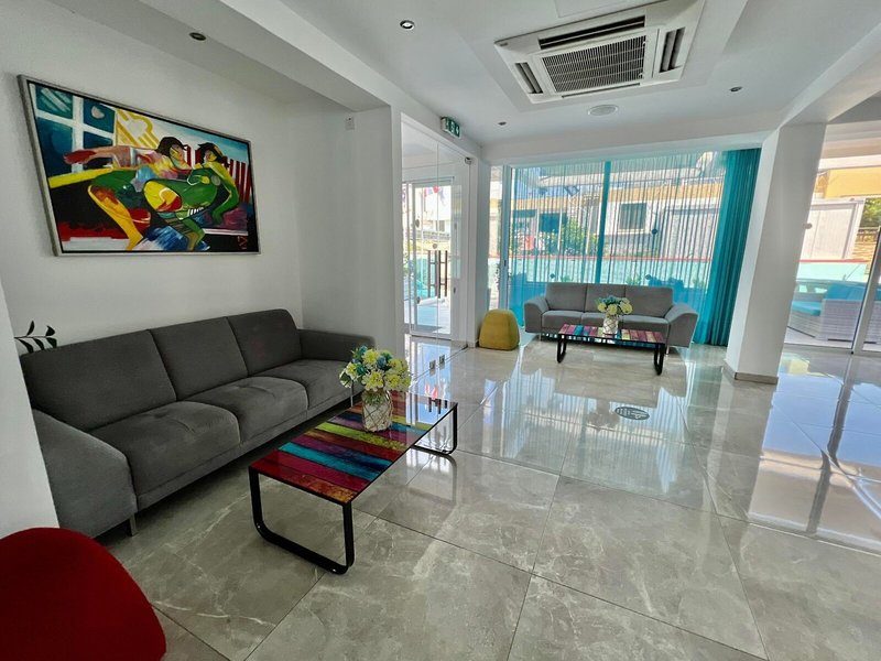 Sunny Blue Hotel 17