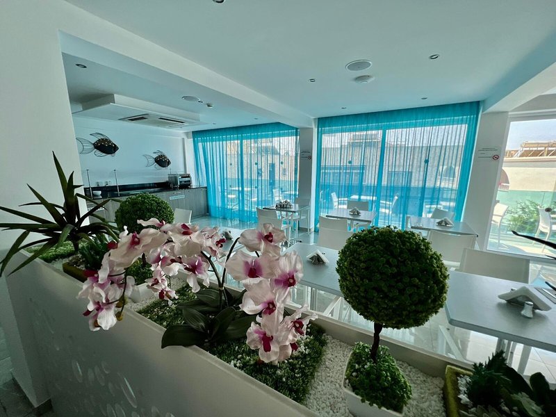 Sunny Blue Hotel 18