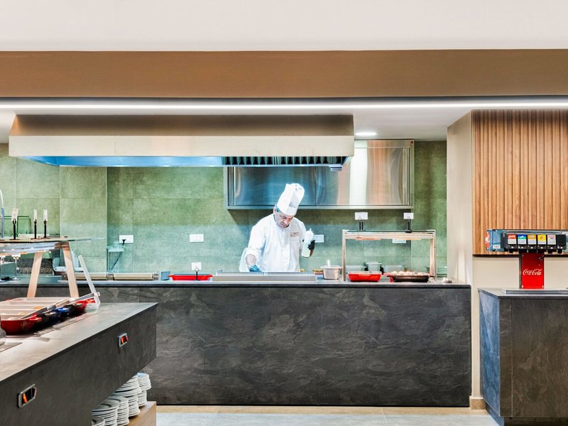 Harmony E Rock Hotel & Resort 7