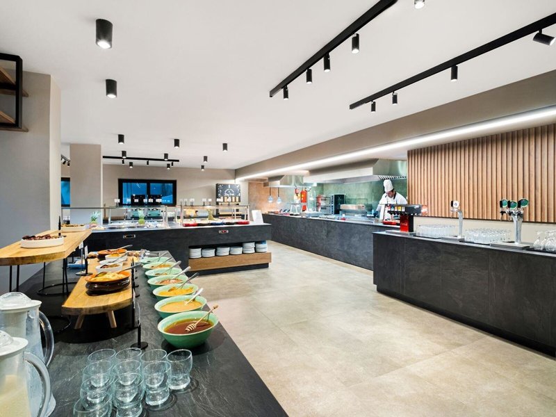 Harmony E Rock Hotel & Resort 12