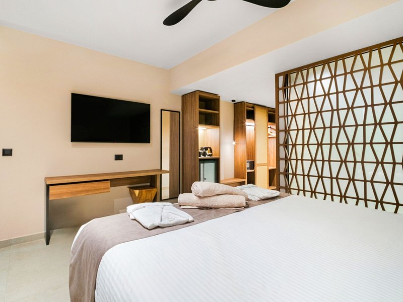 Harmony E Rock Hotel & Resort 16