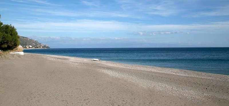 Chrismare Hotel 4 - Beach