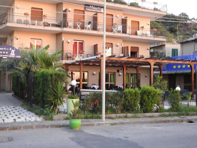 Chrismare Hotel