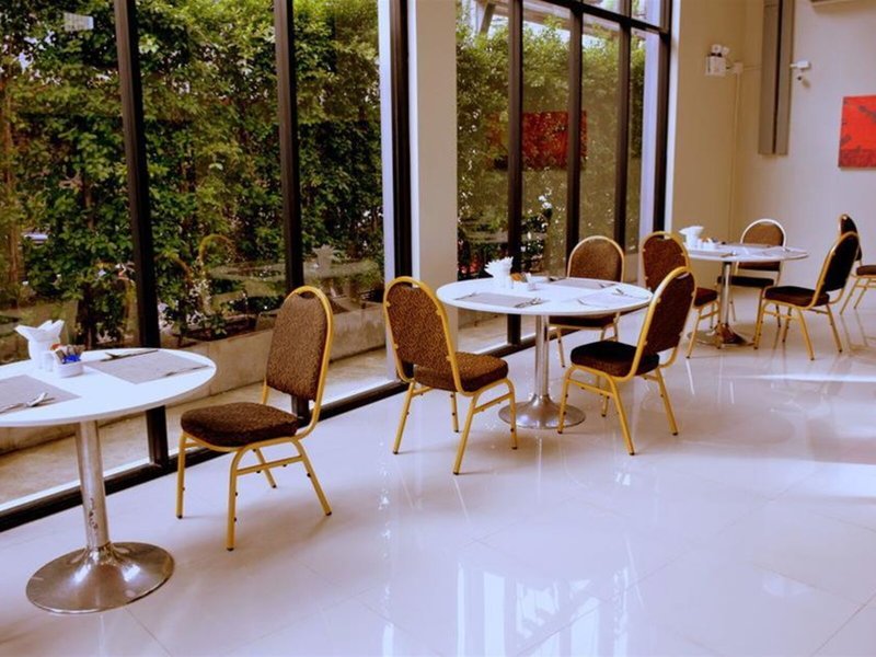 Annex Lumpini Bangkok 8