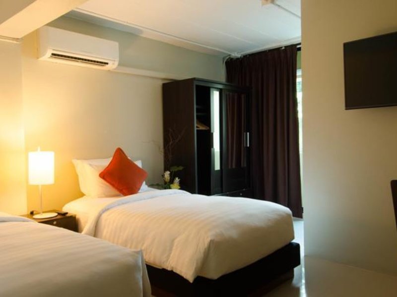 Annex Lumpini Bangkok 24