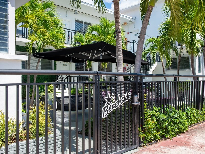 Beachside All Suites Hotel 7