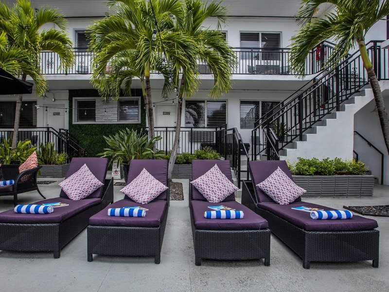 Beachside All Suites Hotel 18