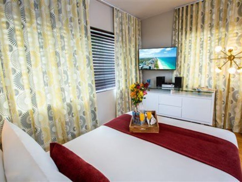 Beachside All Suites Hotel 19