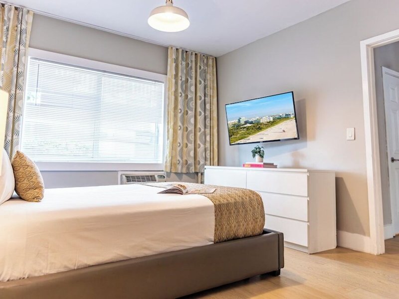 Beachside All Suites Hotel 20