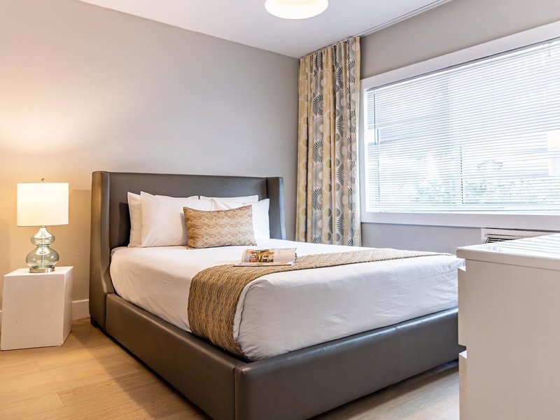 Beachside All Suites Hotel 22