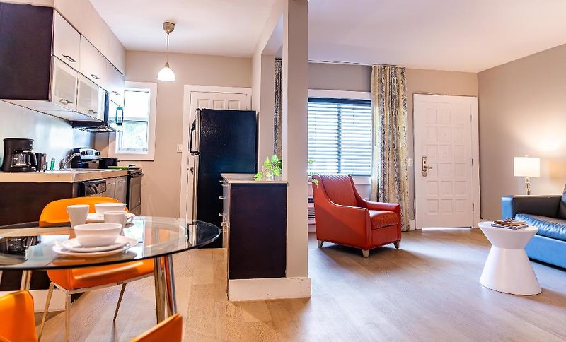 Beachside All Suites Hotel 4