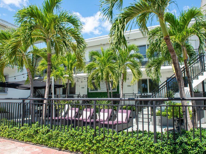 Beachside All Suites Hotel