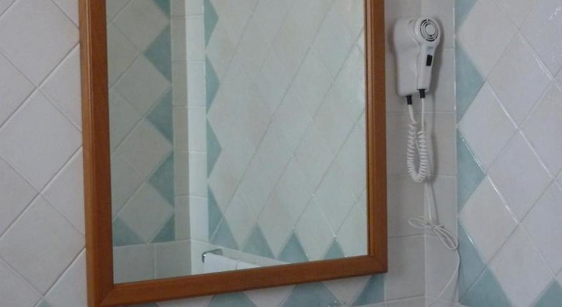 Le Anfore 3 - Bathroom Example