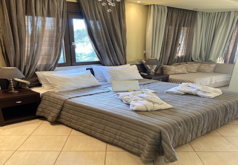 Meliton Inn Hotel & Suites 19