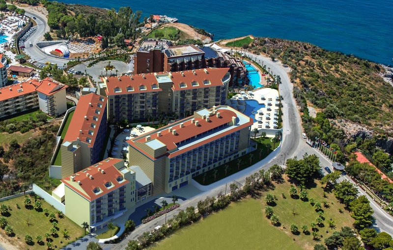 Ramada Hotel & Suites Kusadasi 2