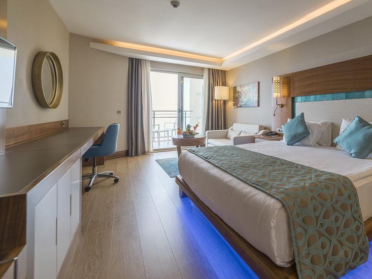 Ramada Hotel & Suites Kusadasi 6