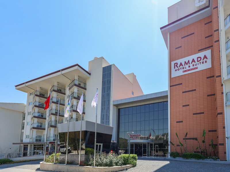 Ramada Hotel & Suites Kusadasi 3