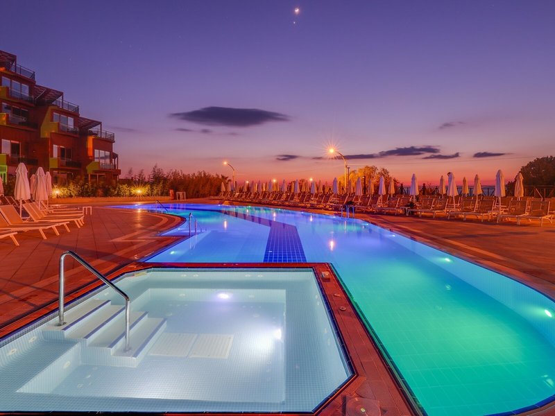 Ramada Hotel & Suites Kusadasi 6