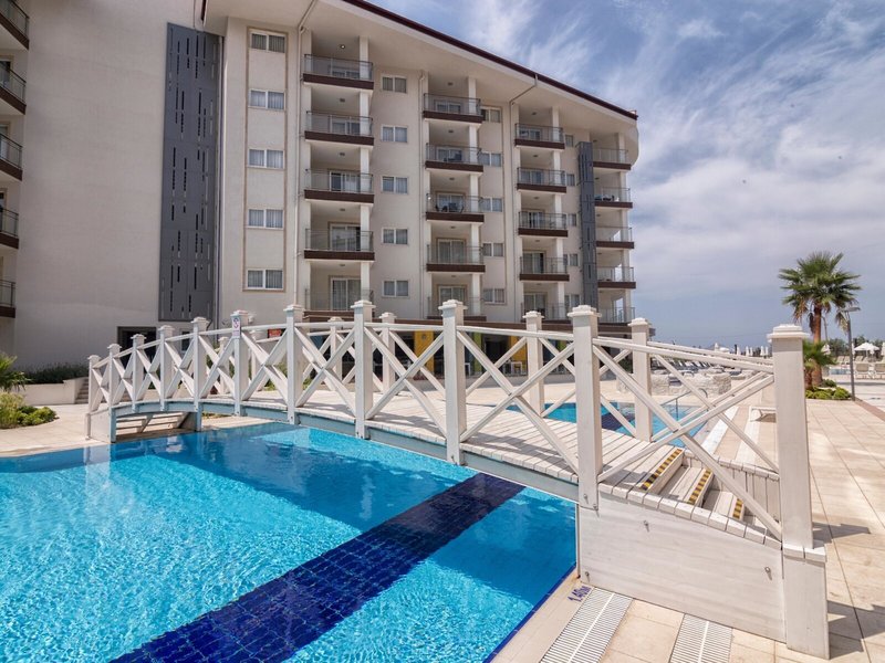 Ramada Hotel & Suites Kusadasi 10