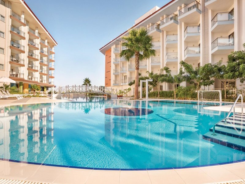 Ramada Hotel & Suites Kusadasi 11